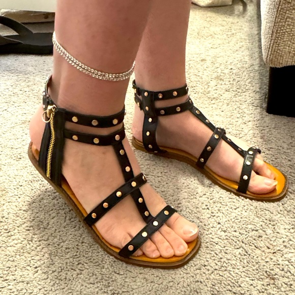 Black, Gold Studded Gladiator Sandals with Side Zipper Closure 🖤 Women’s size 9 - Picture 5 of 10